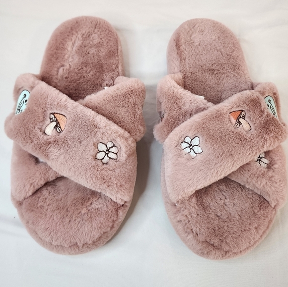 NWOT Dreamworks Embroidery Shrek Pink Slippers, sz 9.5 - Picture 1 of 11